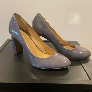 Banana Republic Glossy Gray Heels Size 8